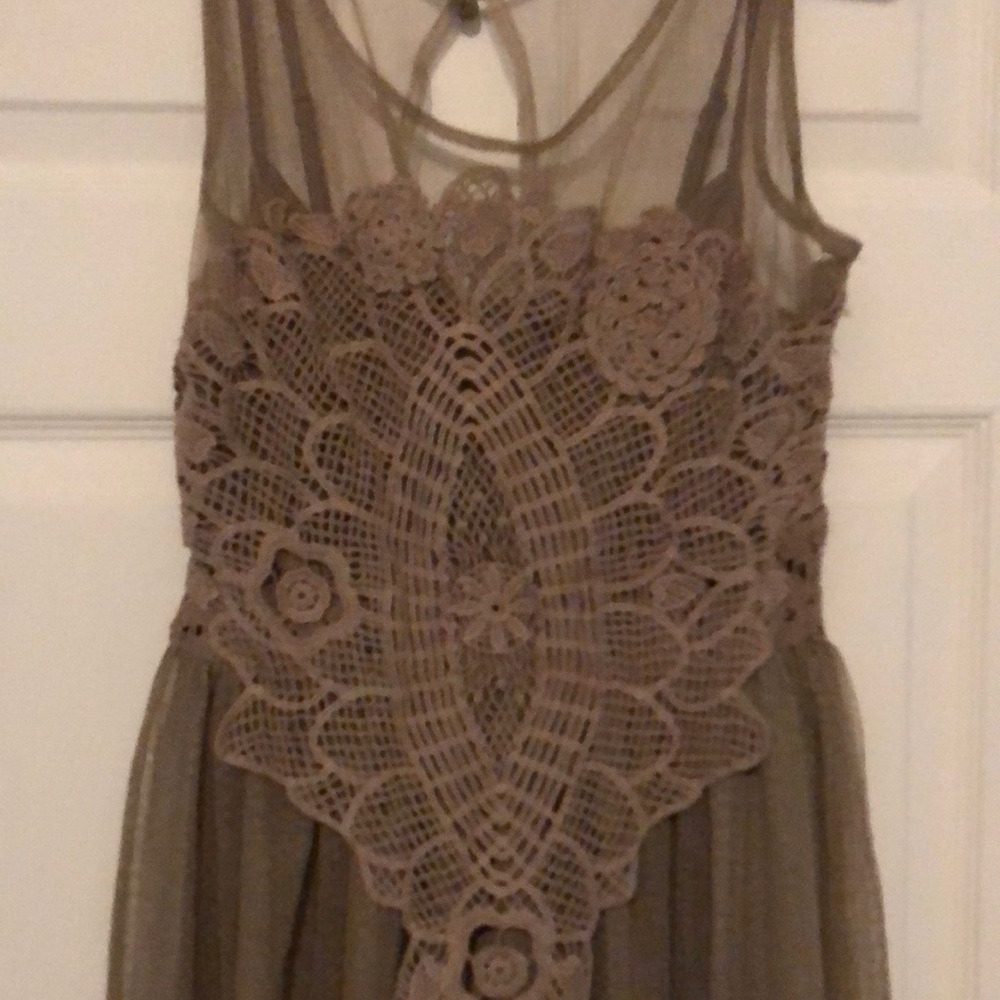 Dress - Picture 2 of 4